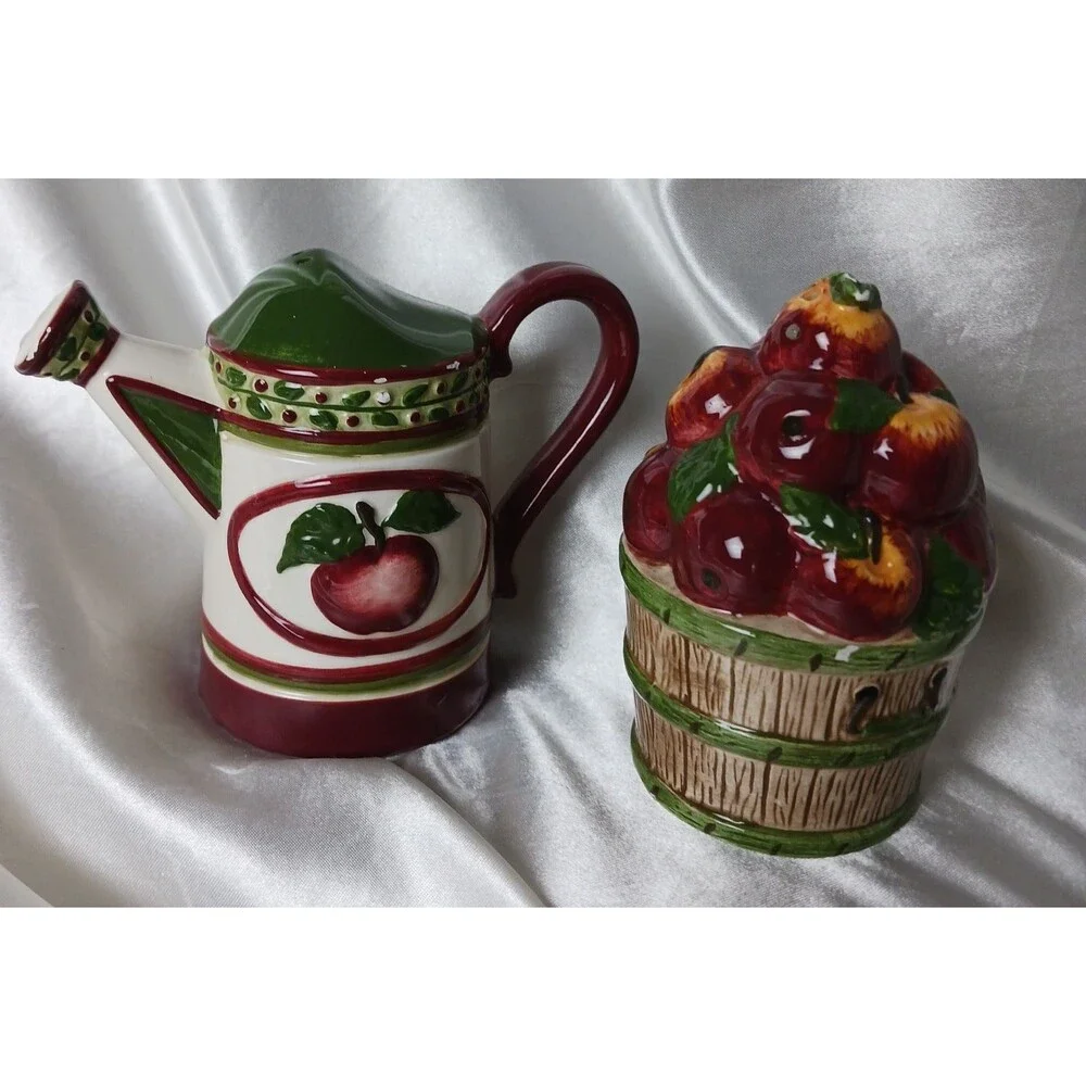 Vintage APPLE THEME CERAMIC Salt & Pepper Shaker Set, Bella Casa By Ganz